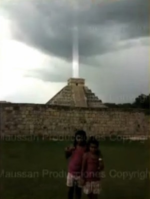 Actividad Sísmica Julio, Agosto, Septiembre 2012 - Página 24 Rayo-de-luz-piramide-chichen-itza